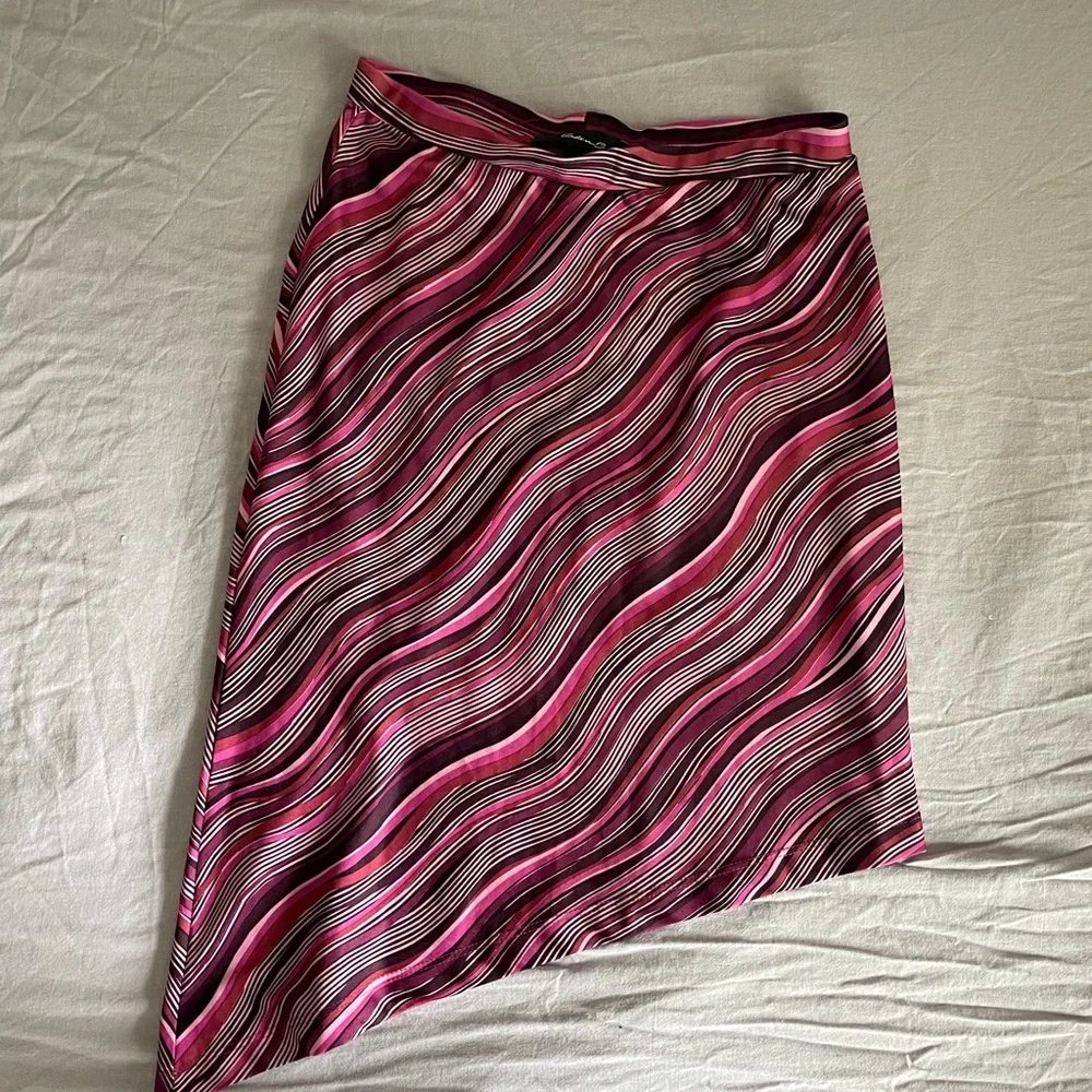 Arden B Pink and Black Asymmetrical Wave-Stripe Skirt - Picture 1 of 2